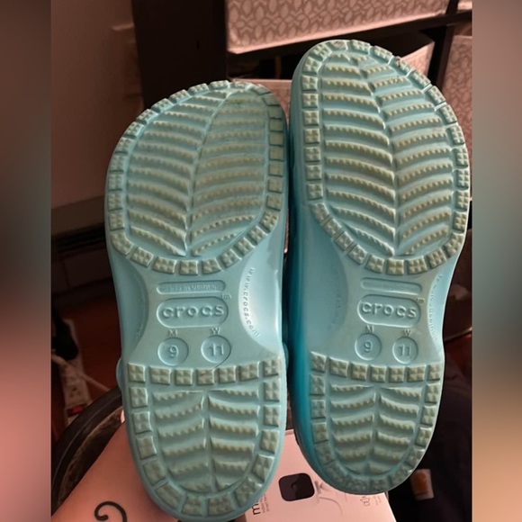 Crocs - Picture 2 of 3